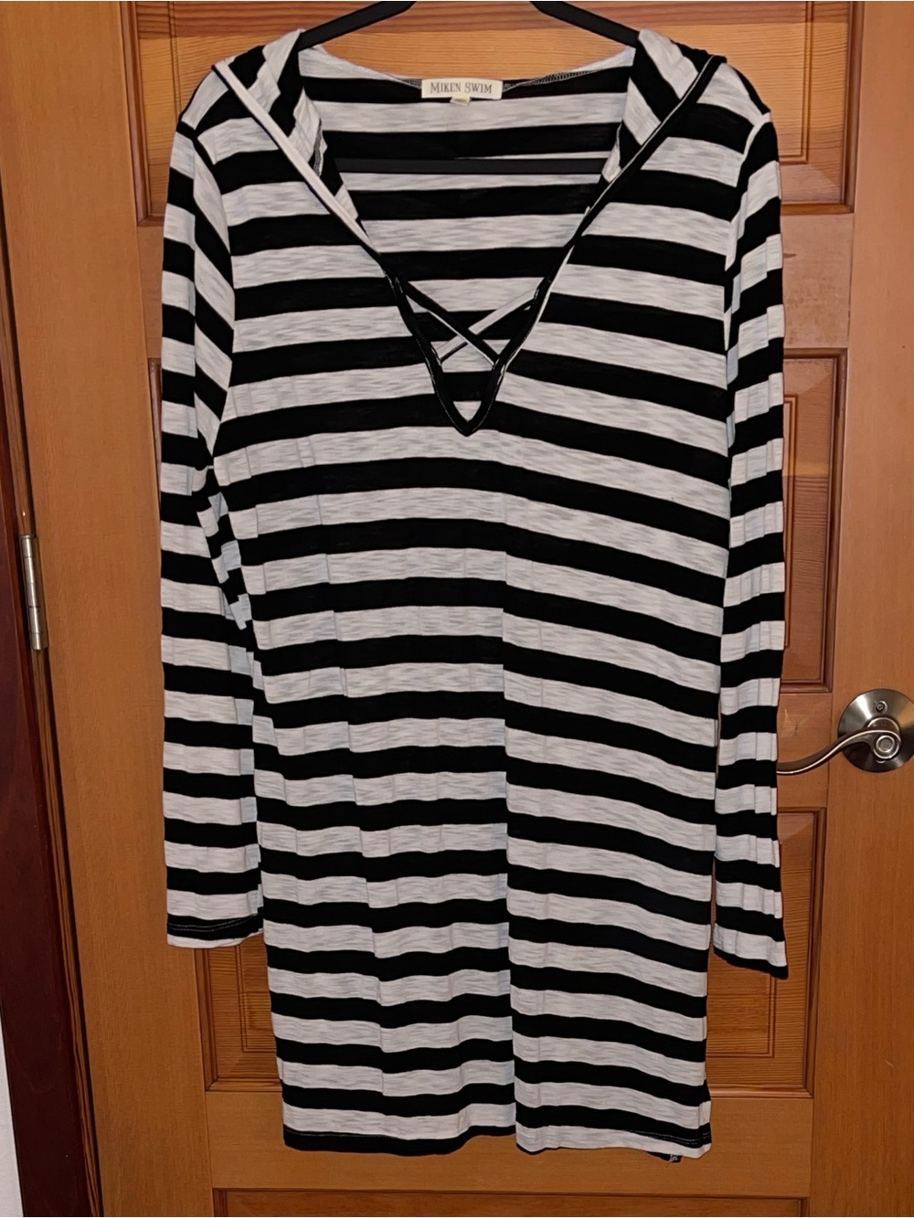 Miken Swim Black & Off White Stripe Hooded Swim Coverup - EUC
